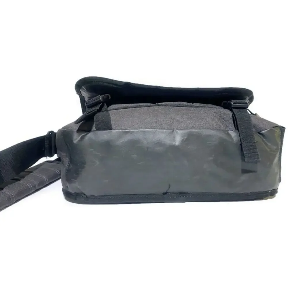 Oglio Laptop Computer Messenger Bag Gray 16 x 11